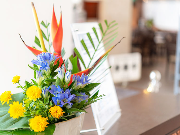 季節のお花でオフィスを華やかに演出しませんか